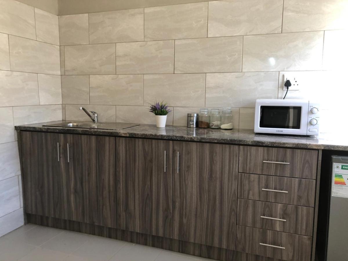 The Lavender Guesthouse Kroonstad Ngoại thất bức ảnh