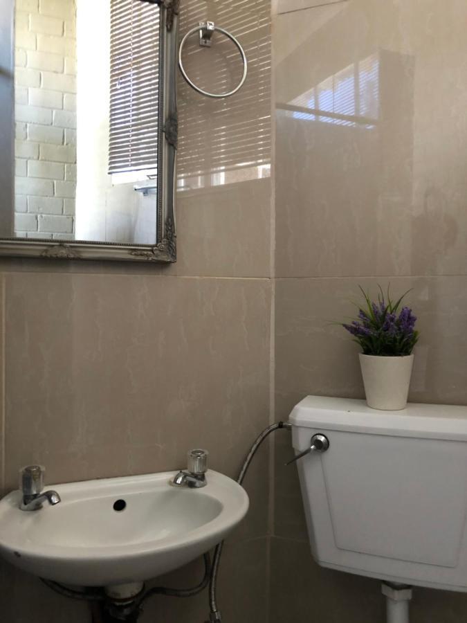 The Lavender Guesthouse Kroonstad Ngoại thất bức ảnh